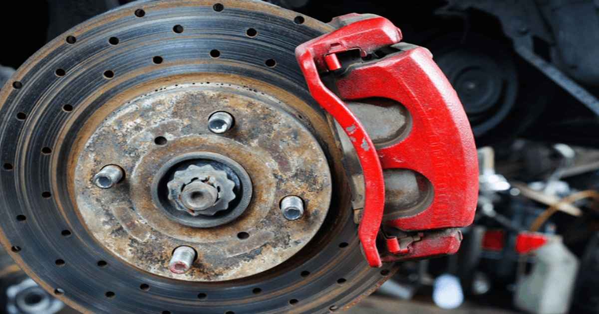 از کجا بفهمیم لنت تمام شده؟ با انحراف خودرو در ترمزهای شدید