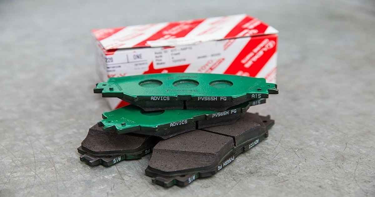 یکی از اولین روشهای تشخیص لنت ترمز اصل، بررسی لوگو و هولوگرام محصول است.
