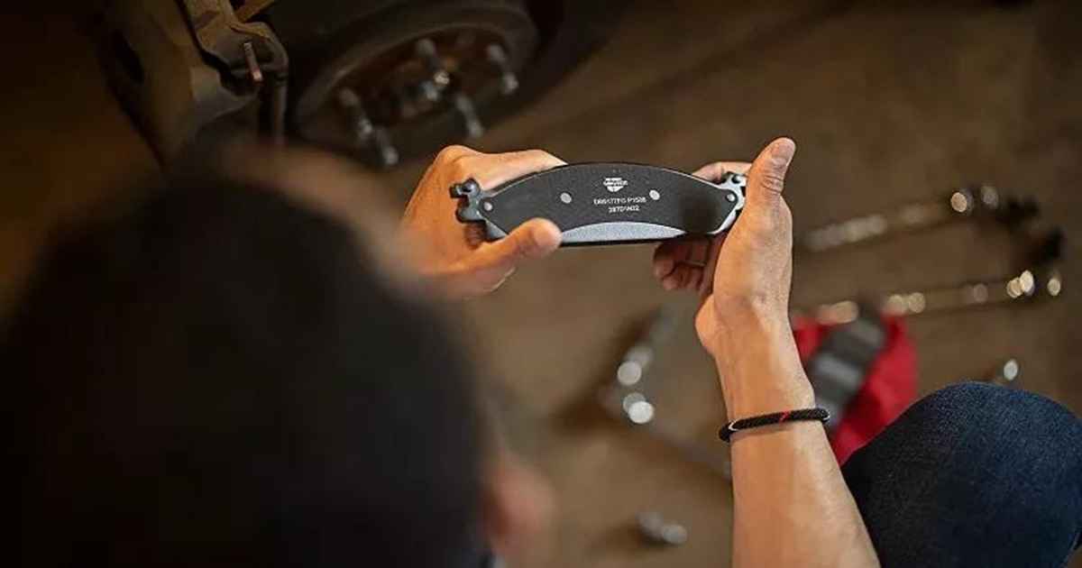 جنس مواد به کار رفته در طول عمر لنت ترمز تاثیر مستقیمی دارد.