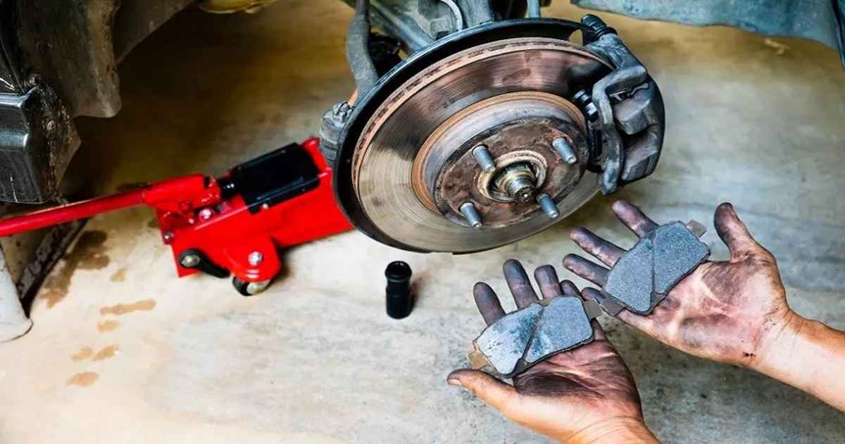 نوع روغن ترمز بر طول عمر لنت ترمز موثر است.