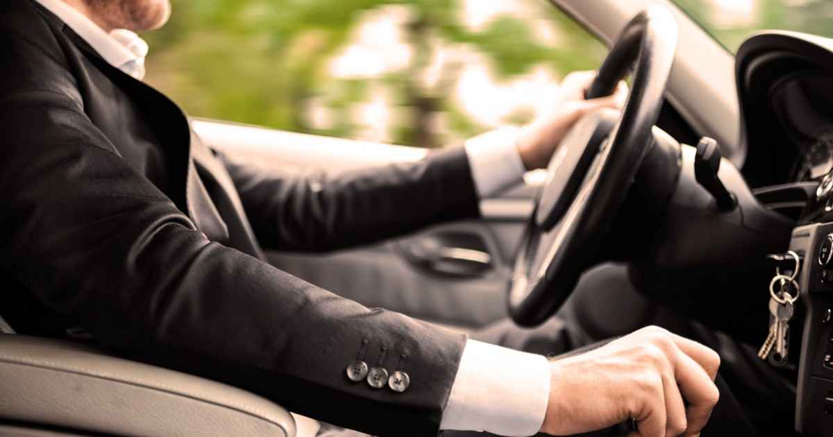 ایمنی بیشتر رانندگی در ترافیک، از دیگر کاربرد لنت عقب است.
